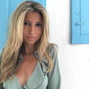 Meet your Posher, Madeline